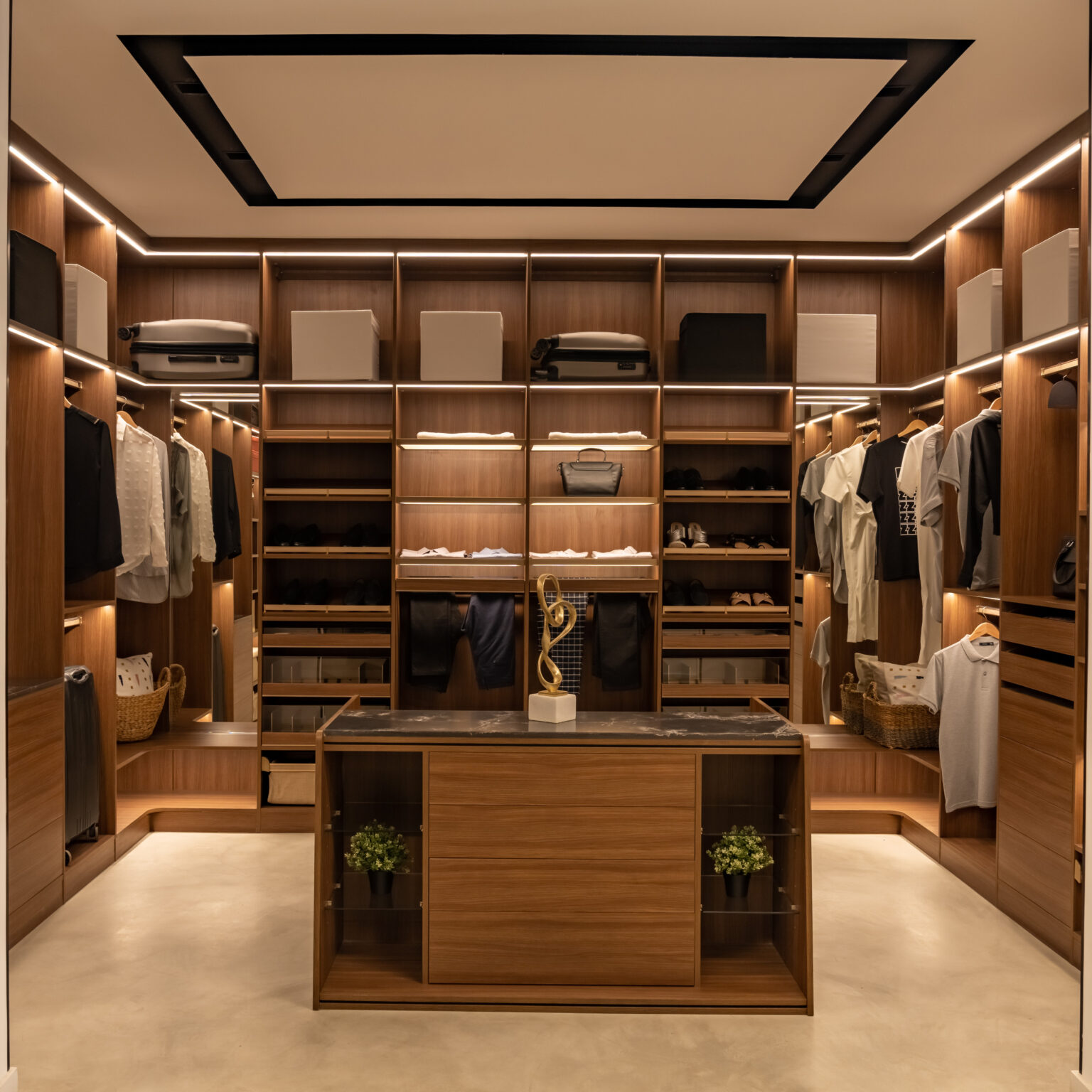 Custom Walk-In Closets - Luxury Design & Organization | Creative Closets