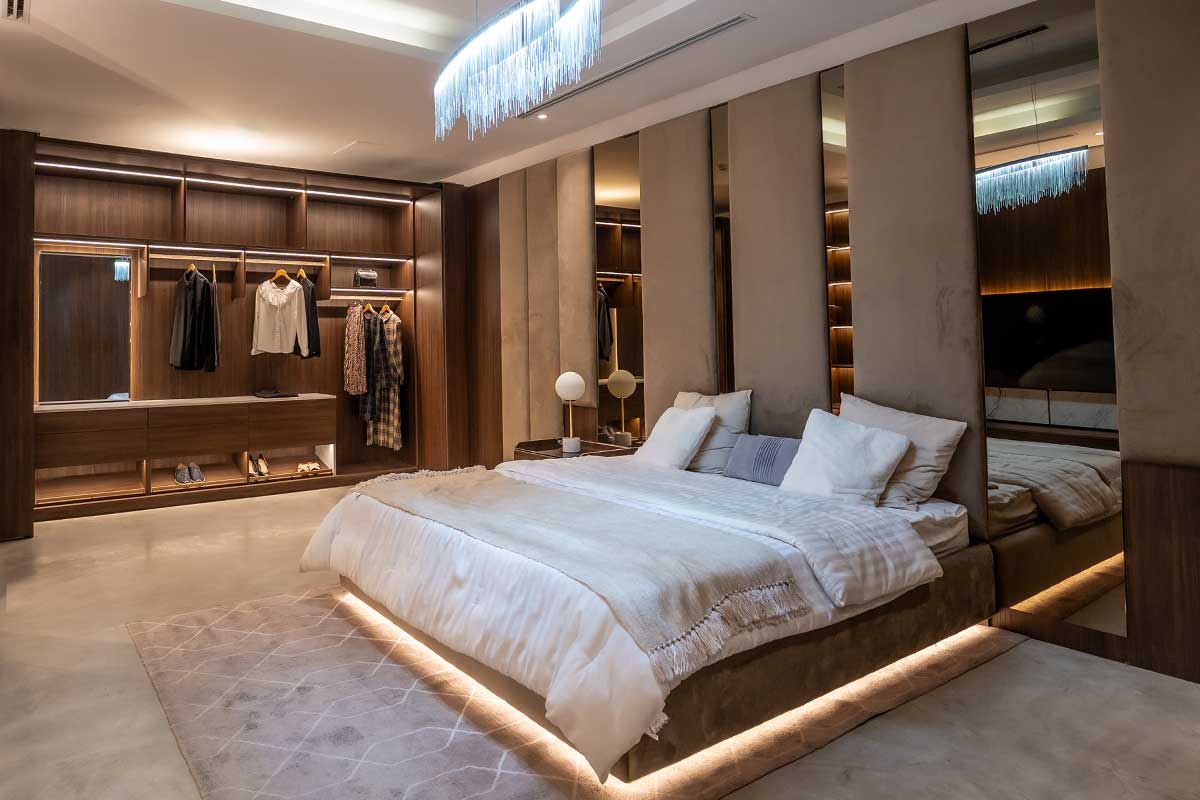 حلول تخزين ذكية لغرف النوم الرئيسية من الخزائن المبتكرة