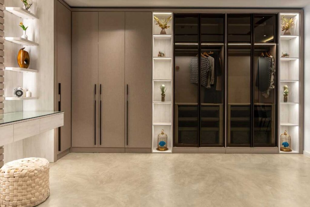 Entryway Closets: Functional Design for Small Spaces